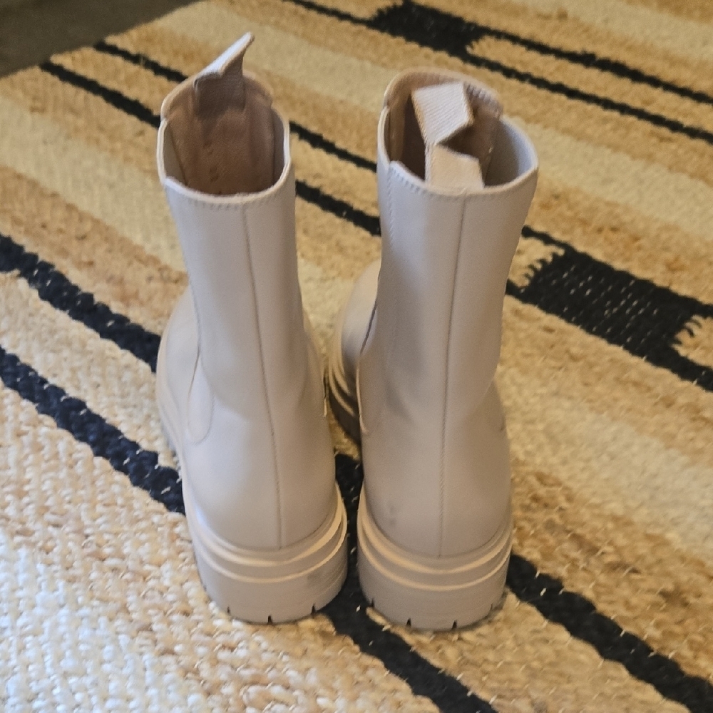 Gianvito Rossi Chester Light Beige Chelsea Boots, Leather, Sz7, Quiet Luxury - Picture 4 of 12